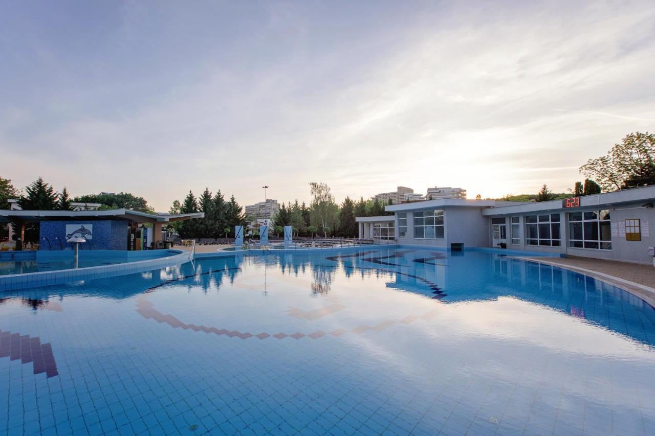 Hotel International Băile Felix Exteriör bild
